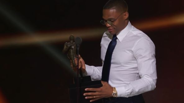 Rasel Vestbruk sa MVP nagradom 2017. godine