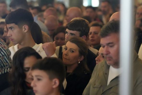 Viki na ponoćnoj liturgiji