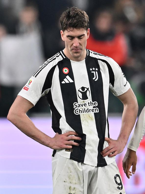 Dušan Vlahović tužan na utakmici Juventusa