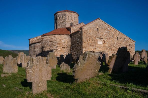 Petrova crkva kod Novog Pazara (3).jpg