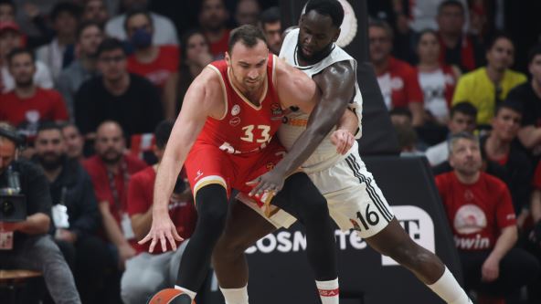 Nikola Milutinov na Olimpijakos - Real