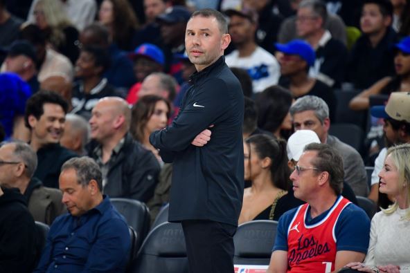 Dejvid Adelman na utakmici Denver - Klipersi