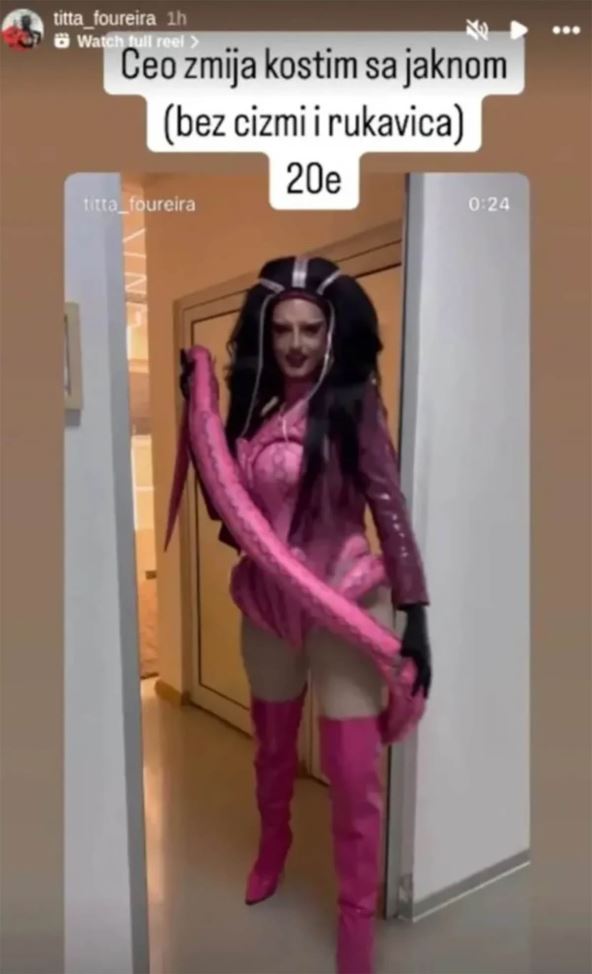 Tita Fureira iz Harem girls u kostimu