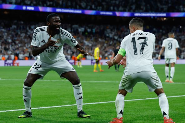 Antonio Ridiger slavi sa Lukasom Vaskezom