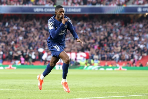Usman Dembele daje gol na meču Arsenal - PSŽ.