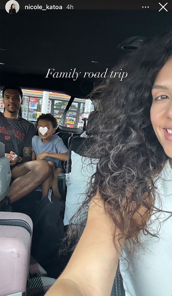 Džoel Bolomboj sa porodicom .jpg