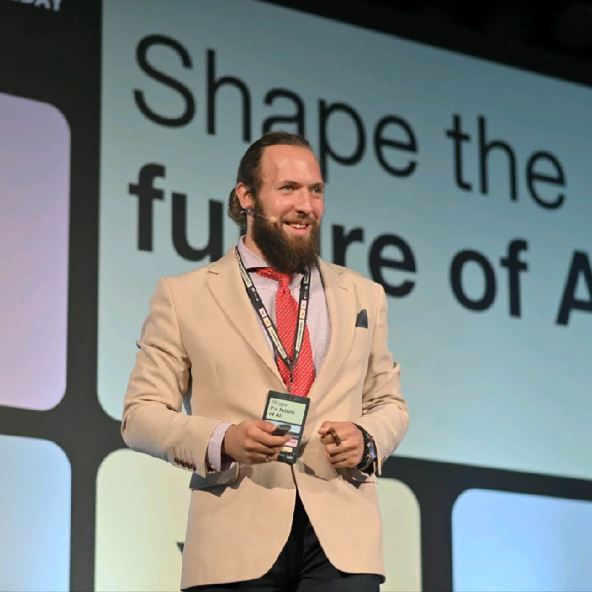 Aleksandar Nikolic copy.jpg