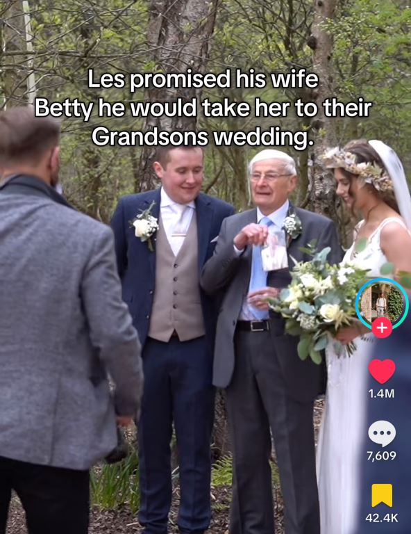 Deka na venčanju unuka sa pokojnom suprugom