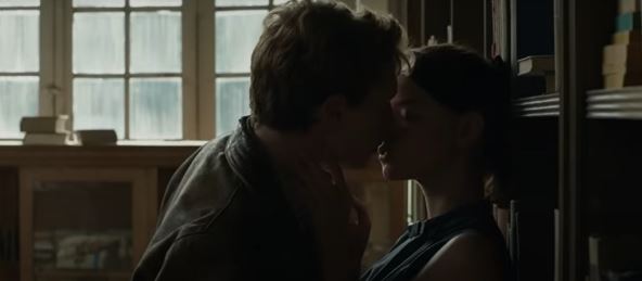 Marrowbone, scena poljupca