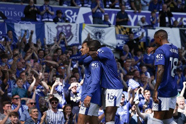 Everton (2).jpg