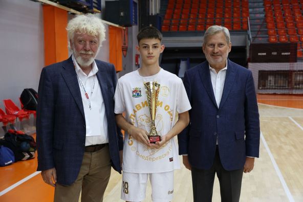 Zoran Blagojević i Johanes Han i kapiten Metalplastike copy.jpg