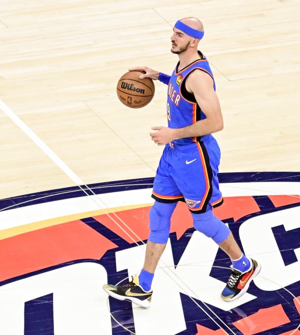 Aleks Karuzo na utakmici Oklahoma Denver