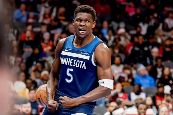 Entoni Edvards slavi koš u Minesoti