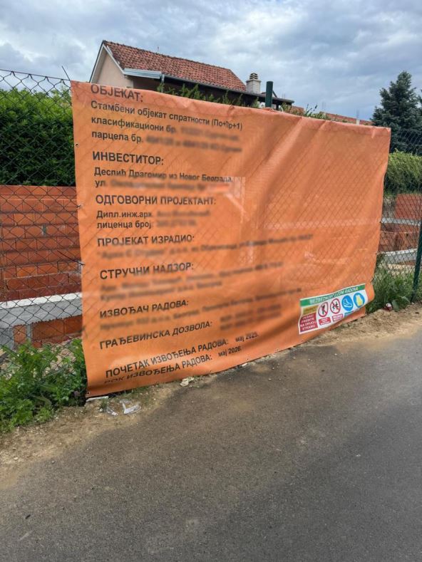 Projekat na kojem piše da Desingerica zida zgradu