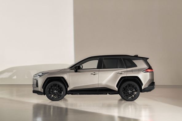2026-all-newrav4-static-03 copy.jpg