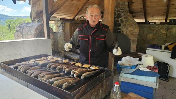 Vojo Vukašinović iz Prijepolja ima 10 ribnjaka s pastrmkom (2).jpg