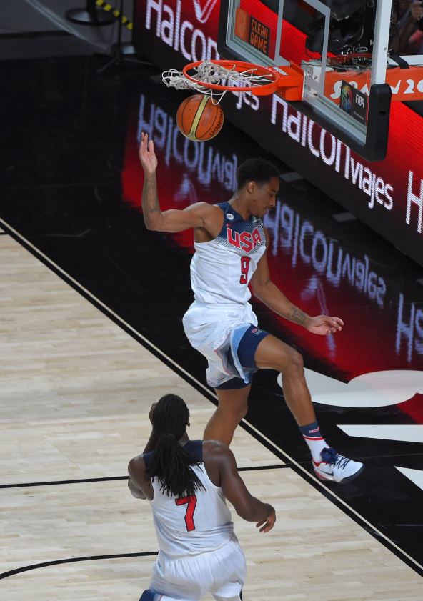 Demar Derozan zakucava za Ameriku protiv Srbije