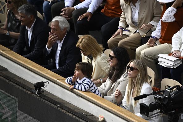 Porodica Rafaela Nadala na njegovom oproštaju na Rolan Garosu