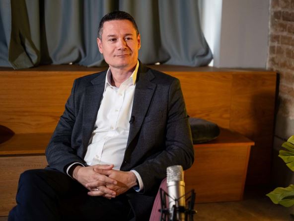 Miloš Đukanović, Jelena Gavrilović, podkast Keš Ekspert 12.jpg