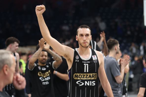 Partizan - Dubai (18).jpg