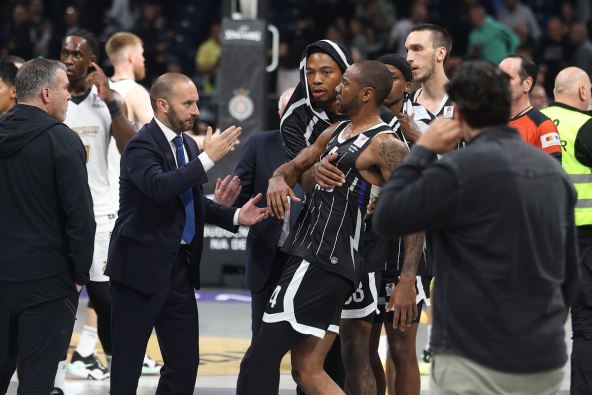 Ajzeja Majk nasrnuo na sudije