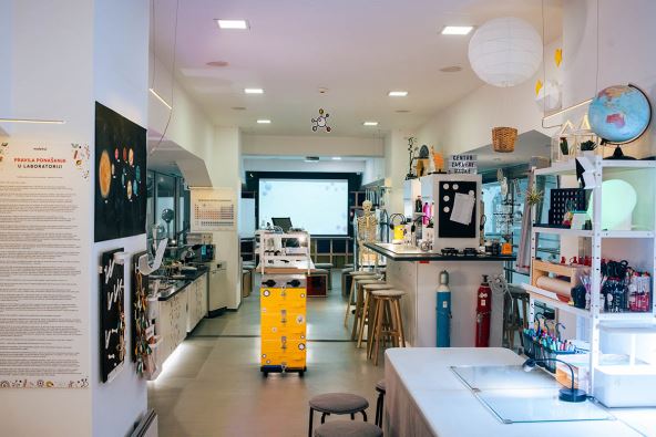 js_molekul_00001 copy.jpg