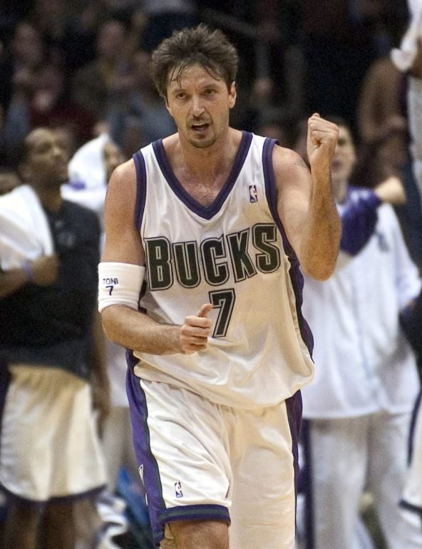 Toni Kukoč u dresu Milvoki Baksa