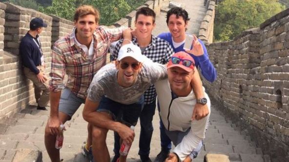 Marko Novak i Đorđe Đoković sa Marijanom Vajdom na Kineskom zidu