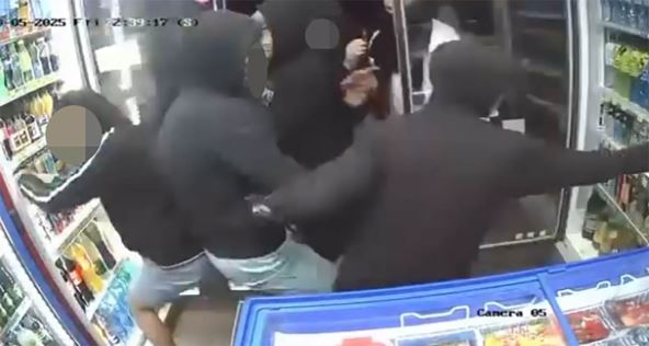 mali maturanti opljačkali trafiku (2).jpg