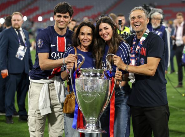 Luis Enrike i porodica na finalu Lige šampiona