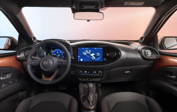 2025aygoxhybrid03.jpg