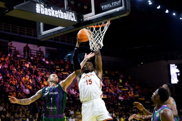 Ebuka Izundu centar Galatasaraja