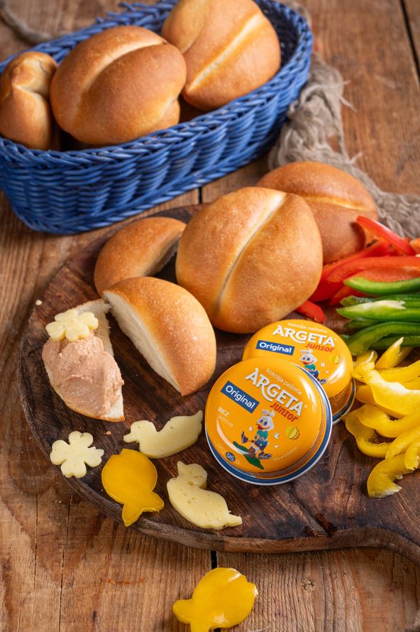 Junior hleb copy.jpg