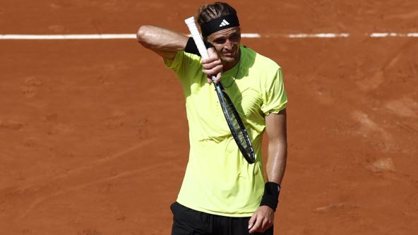 Aleksander Saša Zverev izgubio na Rolan Garosu