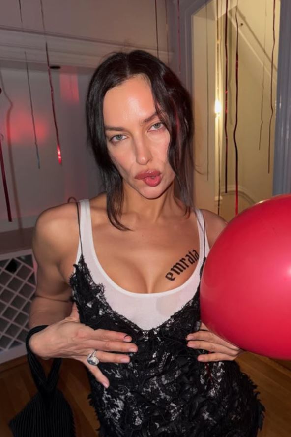 Irina Šajk sa tetovažom na rođendanu Emili Ratajkovski