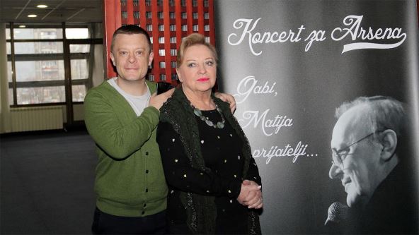 Matija Dedić je sin Arsena i Gabi Novak