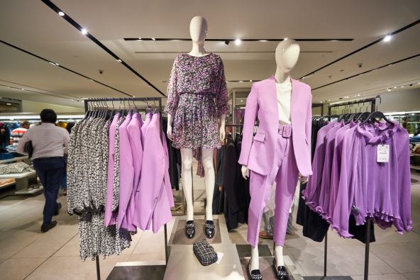 zara prodavnica pastelna zenska odela