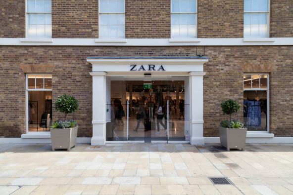 Ćerka vlasnika Zare u garderobu ovog brenda unosi dozu sofisticiranosti.