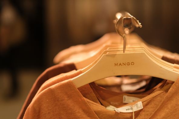 Mango ne naplaćuje carinu i pdv putem online kupovine.