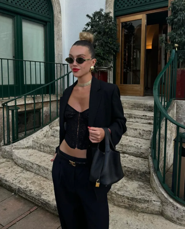 Kako kombinovati crni sako, a da ne izgleda dosadno?