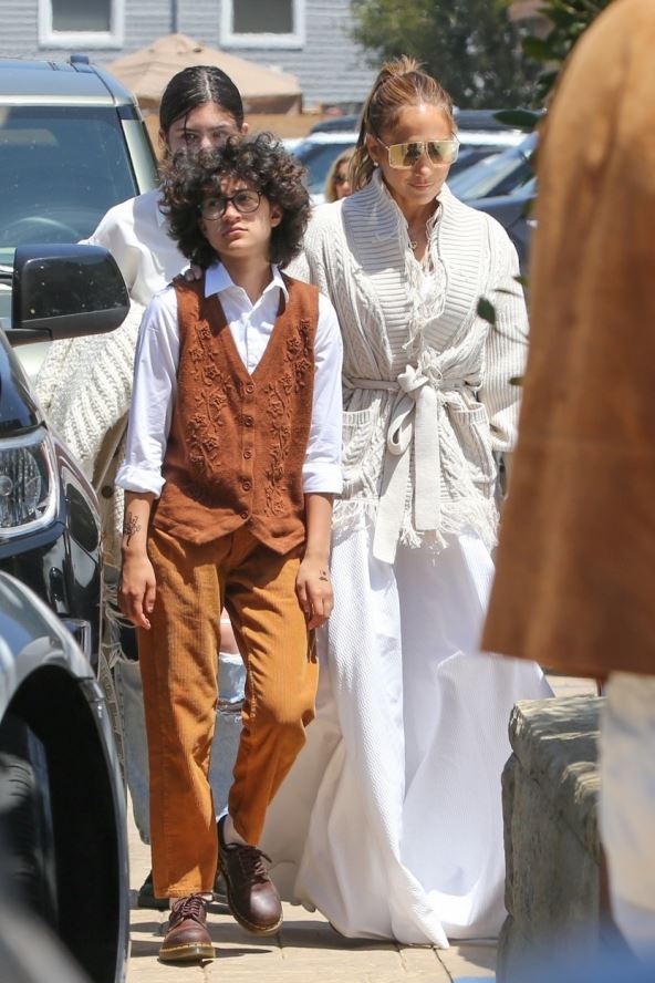 Eme Munjiz je nebinarna