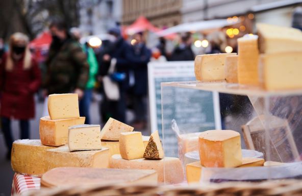 Sirevi su dozvoljeni u keto.