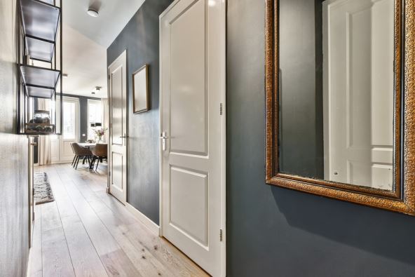 Veliki broj stanova ima široke hodnike koji nisu iskorišćeni.