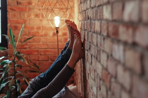 ljudi sa duzim palcem su kreativni i pametni