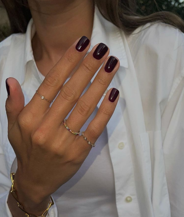 Top coat je poslednji korak i peče se pod lampom 30 sekundi.