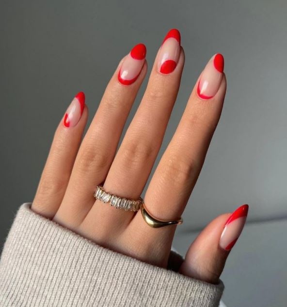 Nakon prajmera ide bazni lak, a potom lak u boji u tankim slojevima.