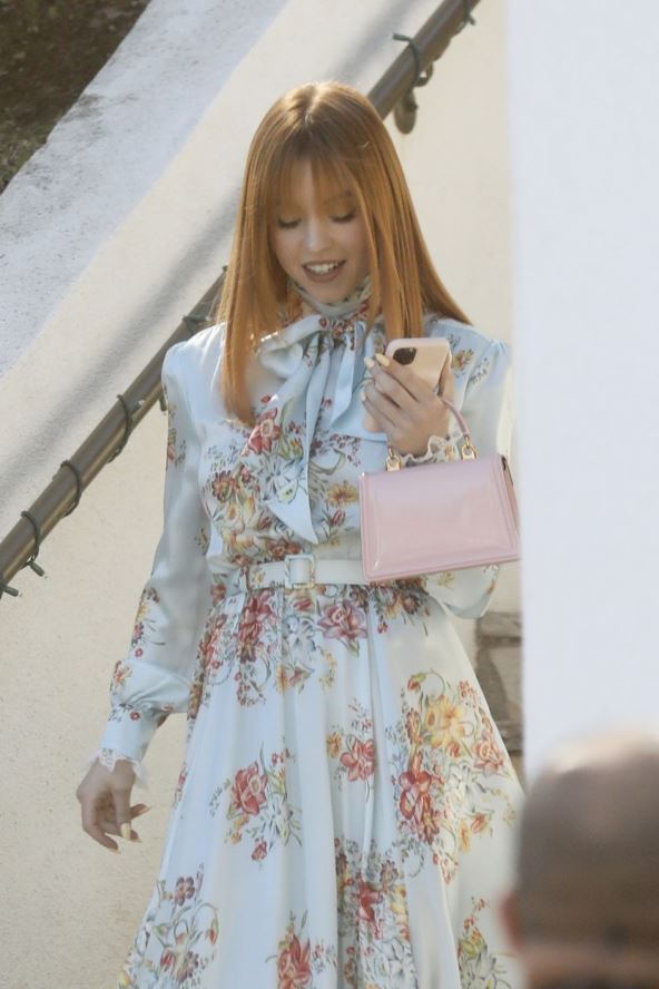 Sindi sa nvom bojom kose