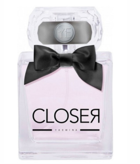 Emina Jahović se ne odvaja od parfema iz svoje kolekcije Yaemina - Closer.