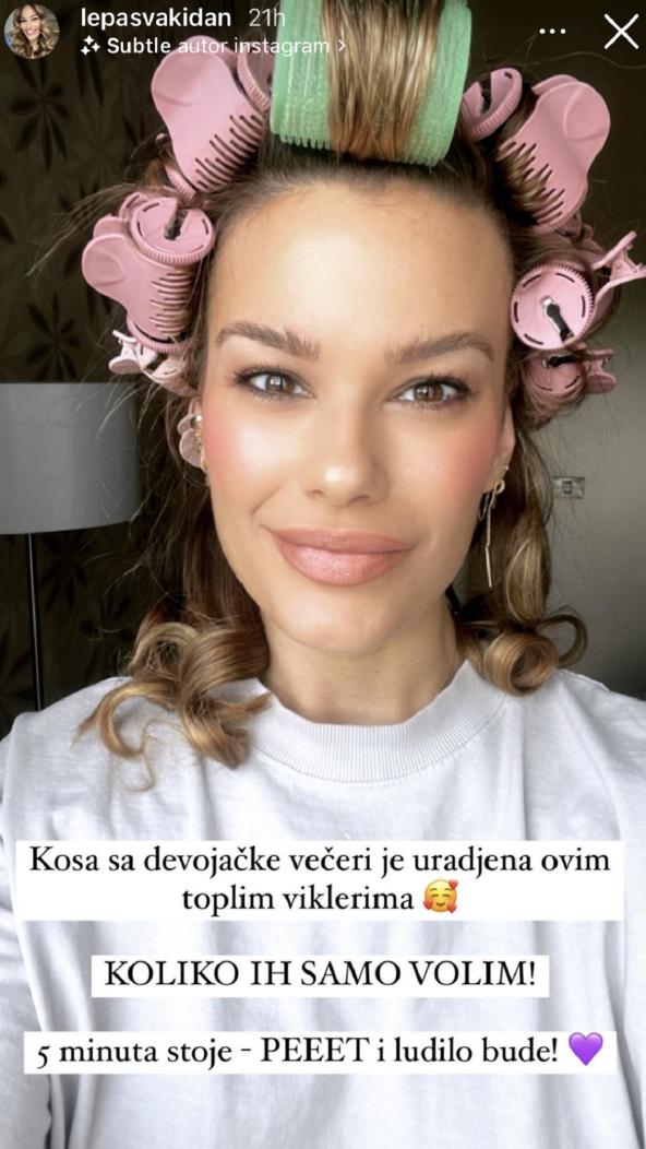 Lepa svaki dan uvija kosu toplim viklerima.