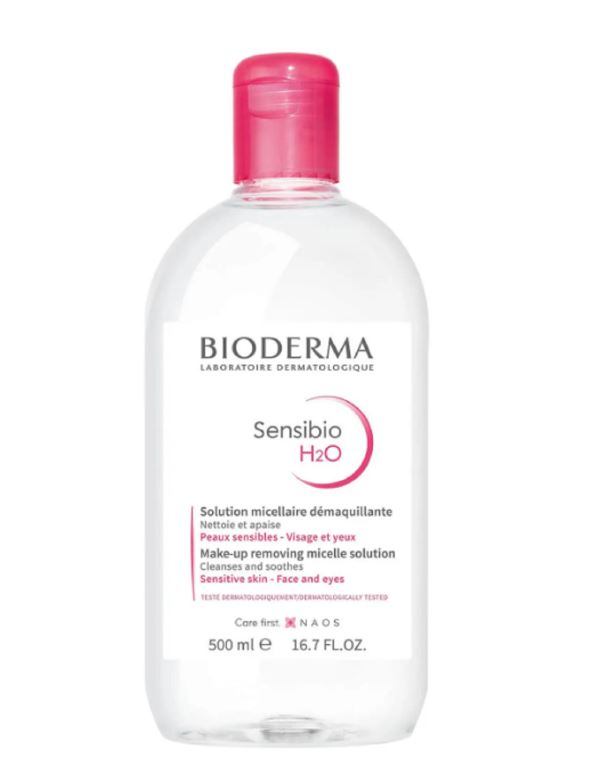 Bioderma micelarna voda je obavezan deo make up kofera šminkera.